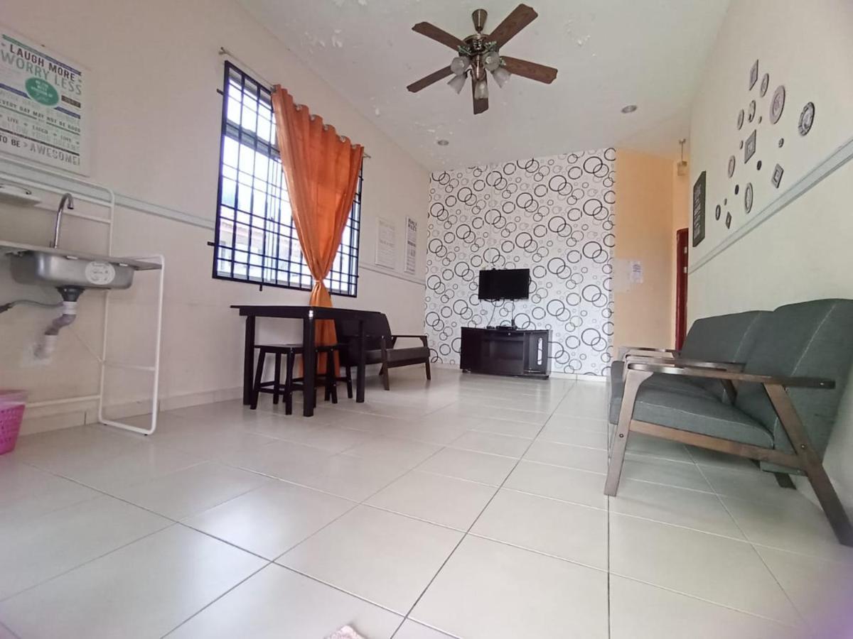 Seaview Promenade Homestay Дунгун Экстерьер фото