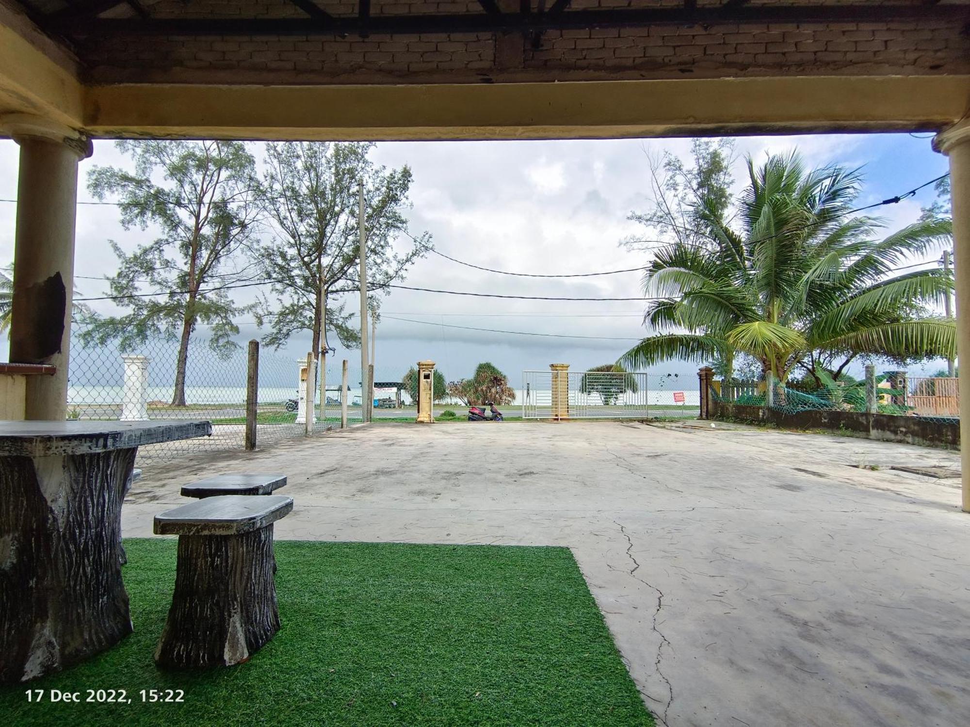 Seaview Promenade Homestay Дунгун Номер фото